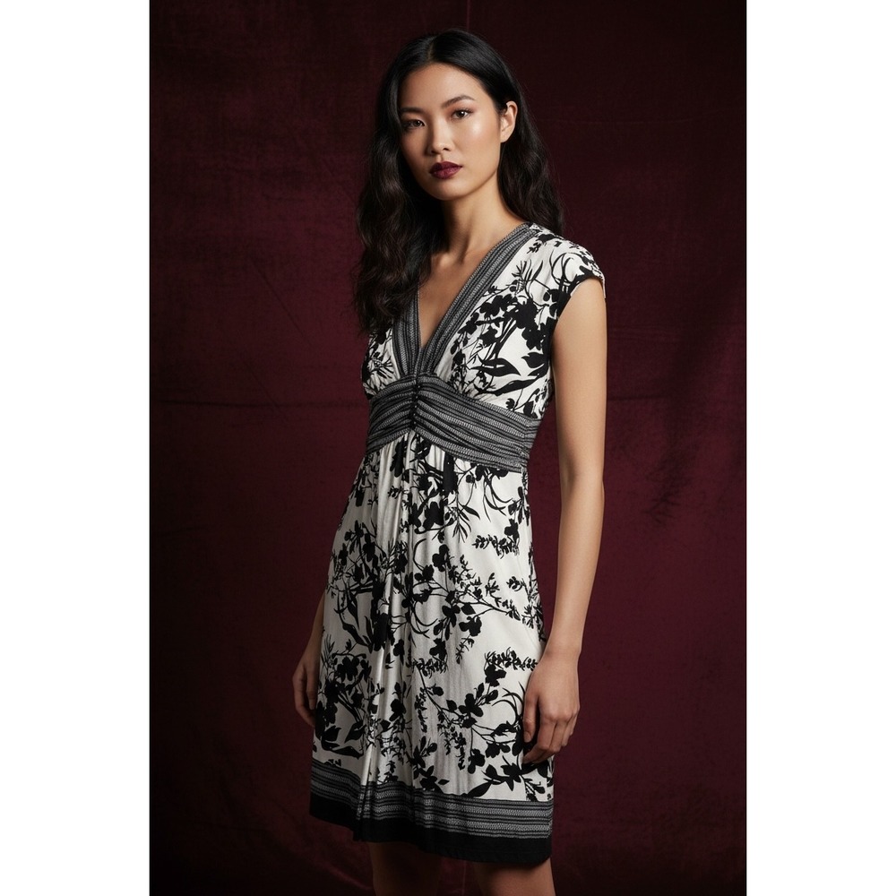 Jones NY Dress 6 Black White Floral Silhouette Empire Waist Stretch Office Party